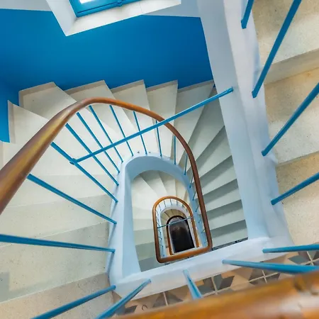 #301- Heart Of Vieil - Place Nationale-high-end Newly Renovated & Furnished شقة *