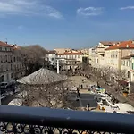 #301- Heart Of Vieil - Place Nationale-high-end Newly Renovated & Furnished Апартаменты *