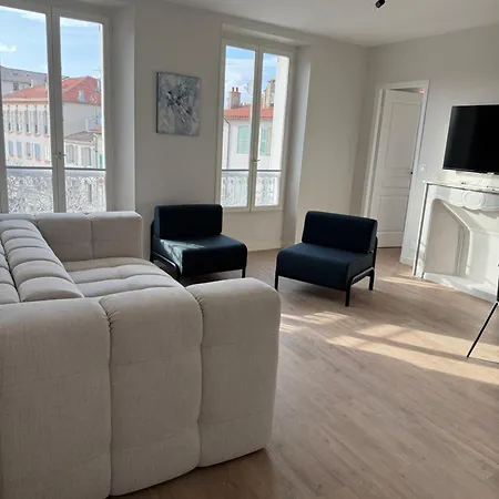 #301- Heart Of Vieil - Place Nationale-high-end Newly Renovated & Furnished Apartment *