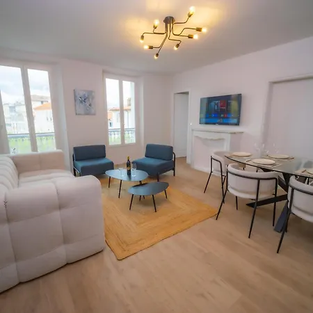 #301- Heart Of Vieil - Place Nationale-high-end Newly Renovated & Furnished Lägenhet