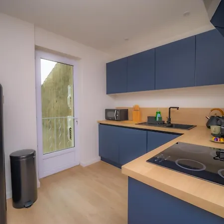 #301- Heart Of Vieil - Place Nationale-high-end Newly Renovated & Furnished *