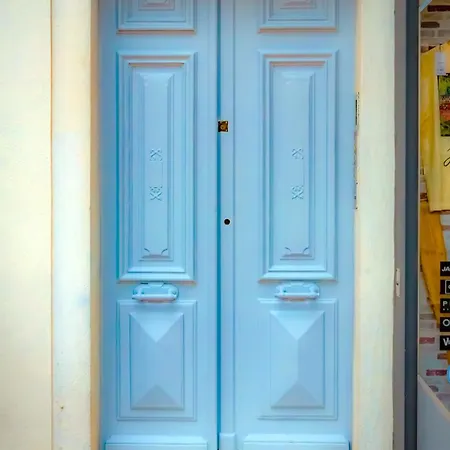 Daire #301- Heart Of Vieil - Place Nationale-high-end Newly Renovated & Furnished *