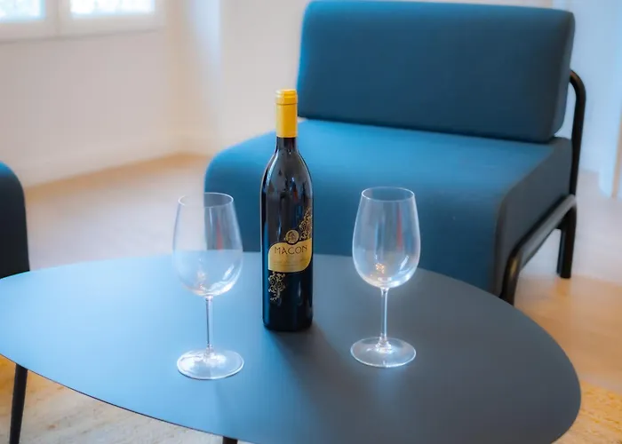 #301- Heart Of Vieil - Place Nationale-high-end Newly Renovated & Furnished Lägenhet *