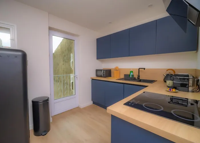 #301- Heart Of Vieil - Place Nationale-high-end Newly Renovated & Furnished *