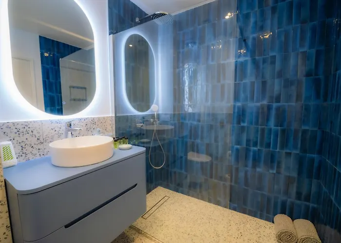 #301- Heart Of Vieil - Place Nationale-high-end Newly Renovated & Furnished Antibes